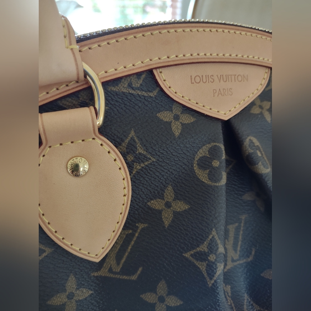 Louis Vuitton Monogram Tivoli PM Handbag - Picture 3 of 11
